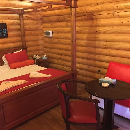 Sawary Beach Hotel Batroûn Kültér fotó