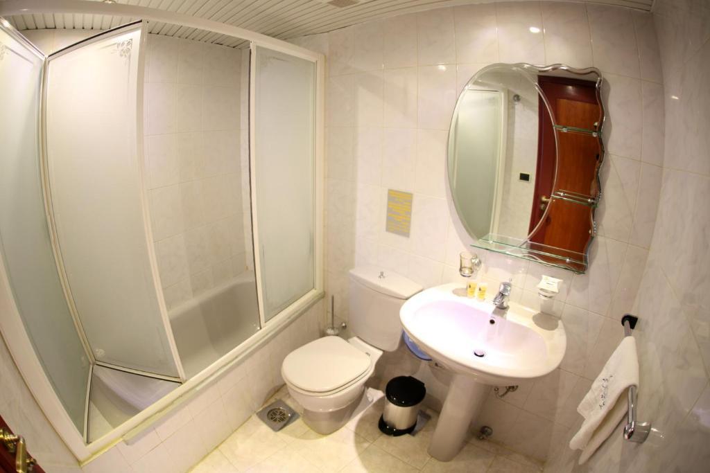 Sawary Beach Hotel Batroûn Szoba fotó