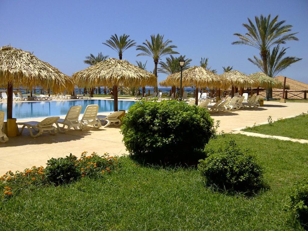 Sawary Beach Hotel Batroûn Kültér fotó