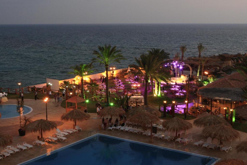 Sawary Beach Hotel Batroûn Kültér fotó
