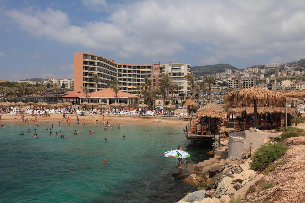 Sawary Beach Hotel Batroûn Kültér fotó