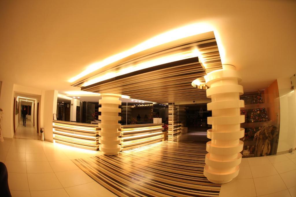 Sawary Beach Hotel Batroûn Kültér fotó