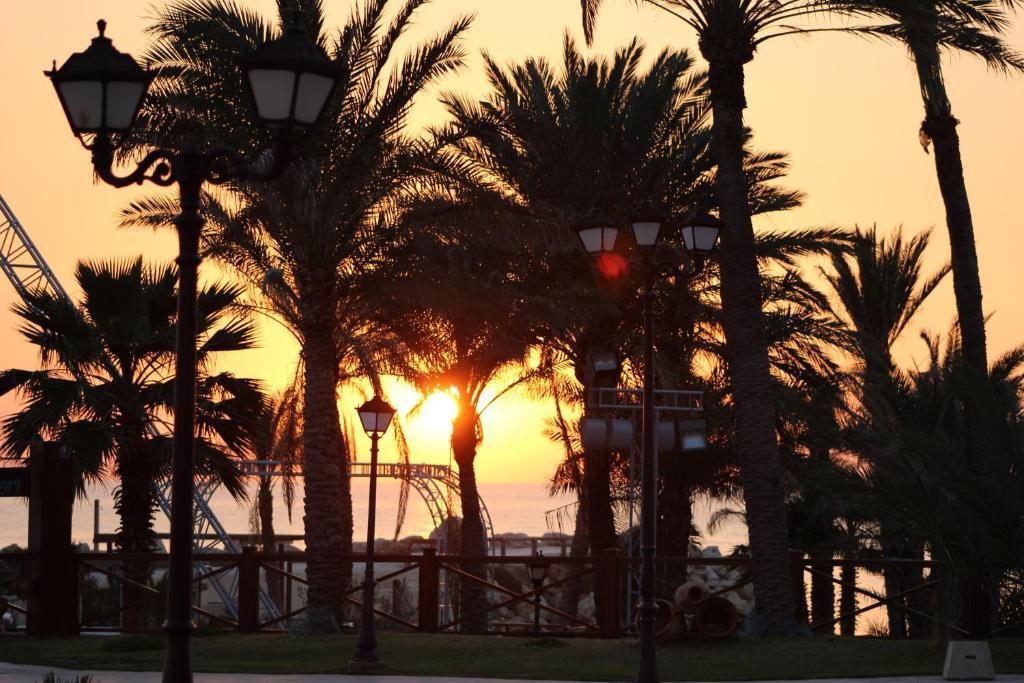 Sawary Beach Hotel Batroûn Kültér fotó