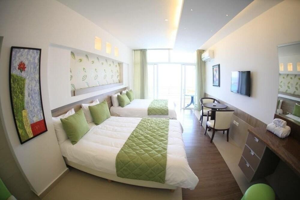 Sawary Beach Hotel Batroûn Kültér fotó