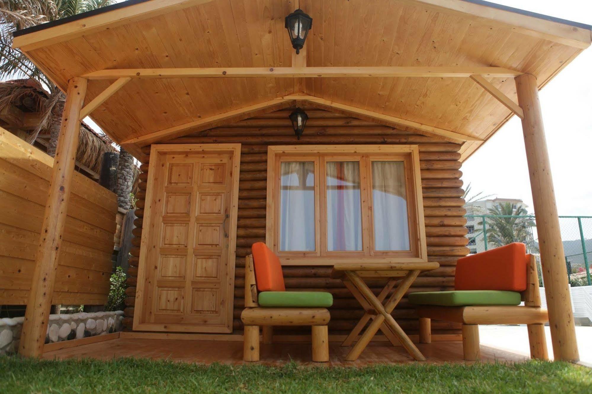 Sawary Beach Hotel Batroûn Kültér fotó