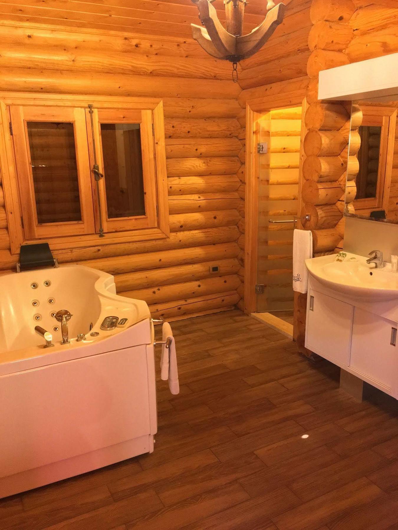 Sawary Beach Hotel Batroûn Kültér fotó